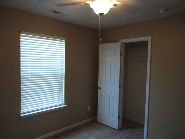Building Photo - 3825 Tyler Bluff Ln