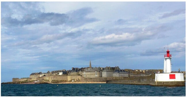 Building Photo - 4670 NE 2nd Ave