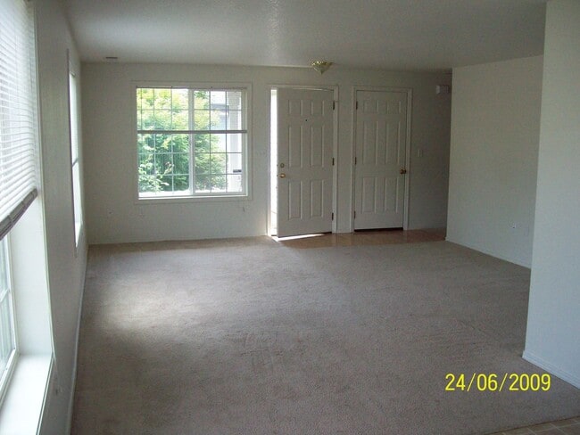 Building Photo - 2257 SW Barber Ln