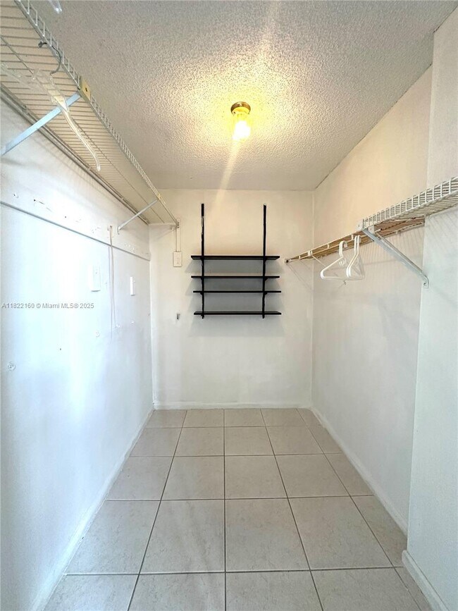 Building Photo - 4675 W 18th Ct
