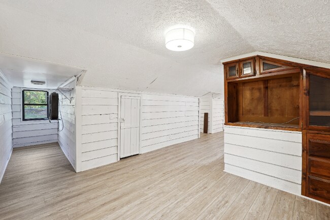 Building Photo - 1247 Wooten Dr