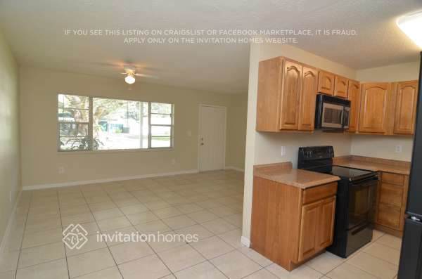 Building Photo - 912 Skyview Dr
