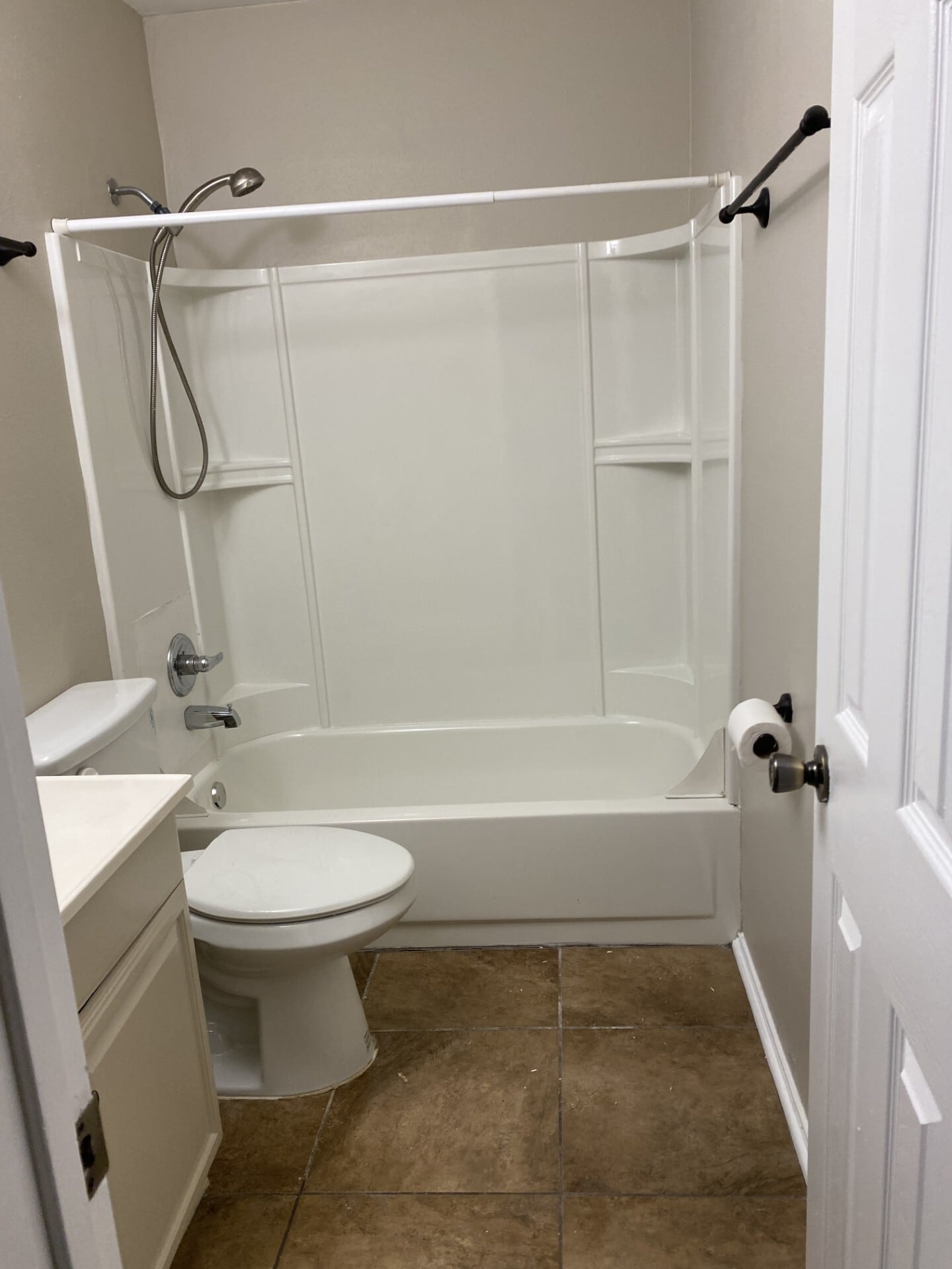 Bathroom - 3850 Creighton Rd