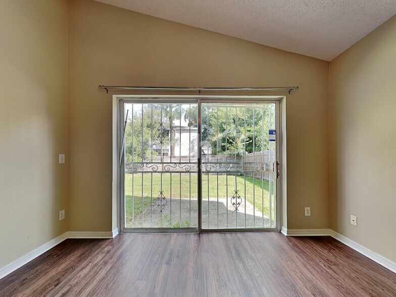 Building Photo - 5053 Foxcroft Ct