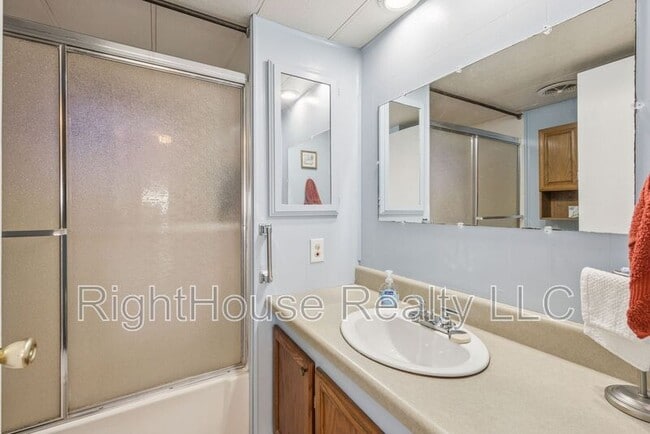 Building Photo - 77 Wildwood Ln