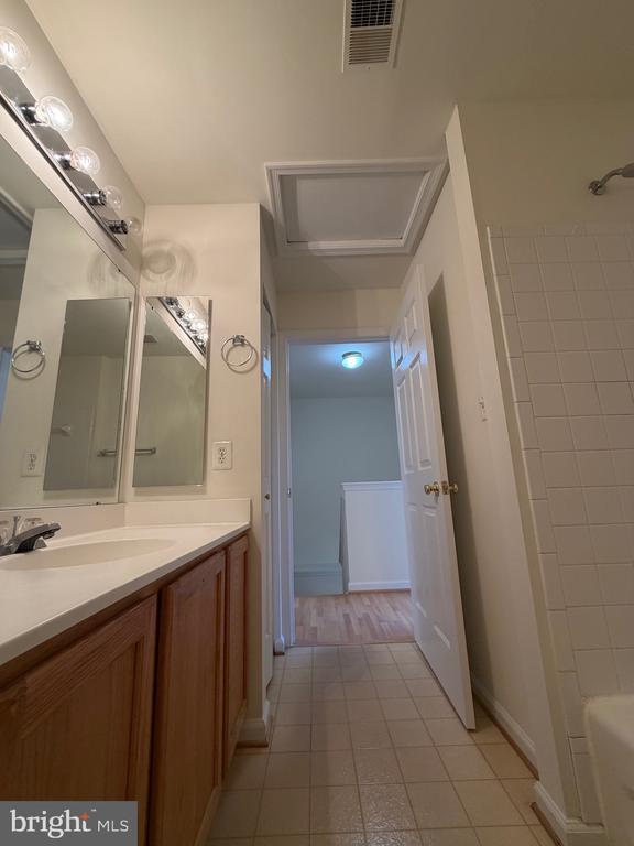 Building Photo - 9068 Falcon Glen Ct