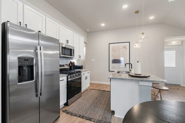 Building Photo - 4949 Perennial Ln