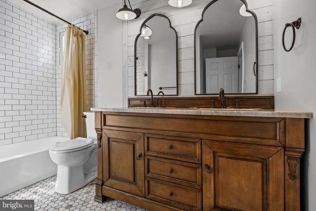 Building Photo - 2211 New Albany Rd