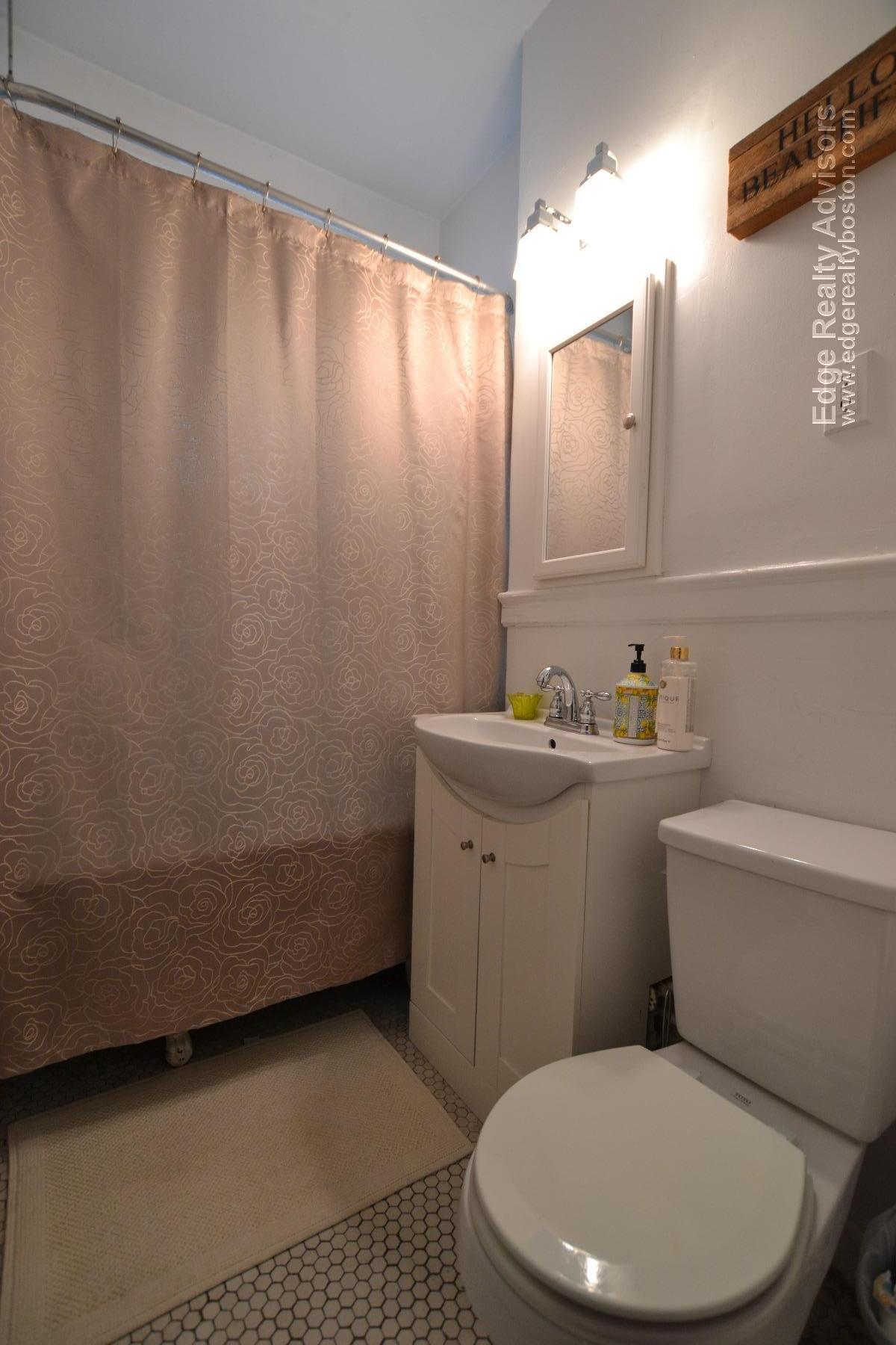 Building Photo - 130 Brainerd Rd