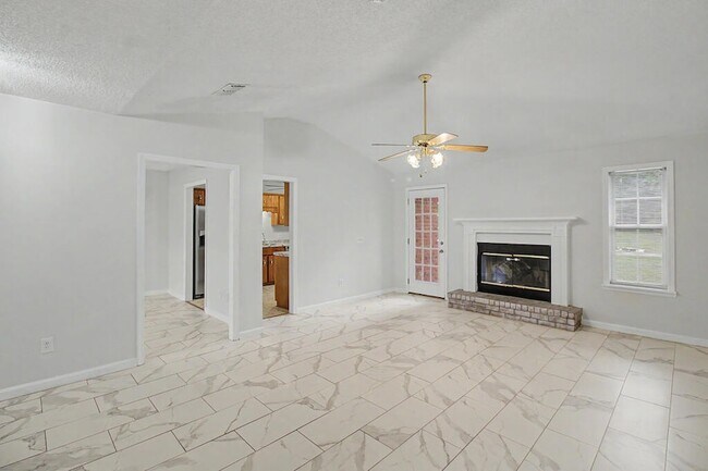 Building Photo - 340 McCumber Dr