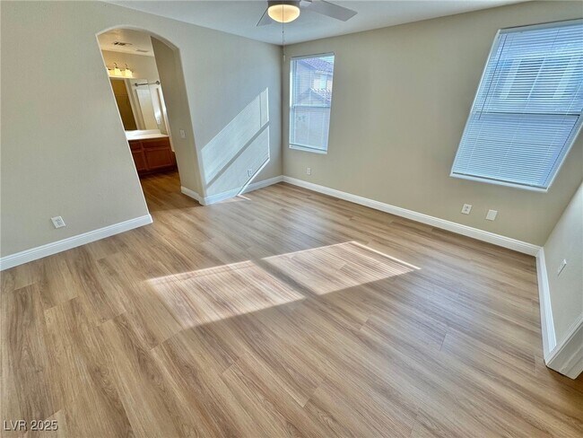 Building Photo - 10992 Scotch Rose St