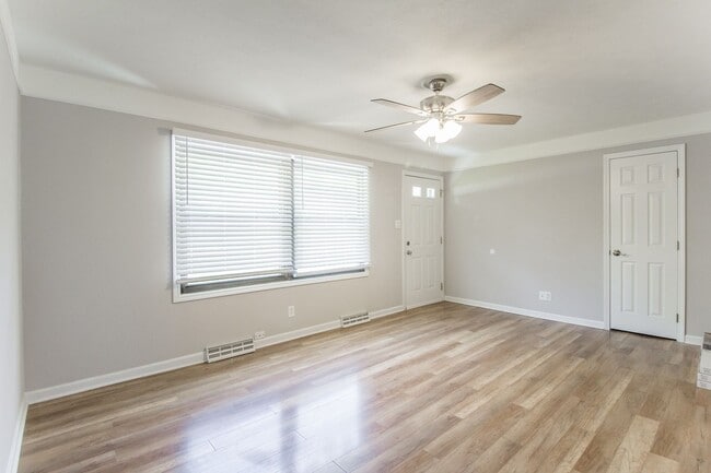 Building Photo - 2242 Zumbehl Rd