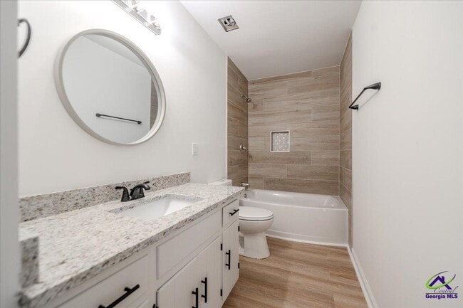 Building Photo - 805 Coventry Cir