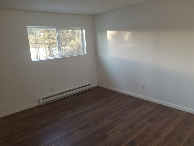 Building Photo - 2 Bed, 1 Bath Townhouse next to NAU!! Stud...