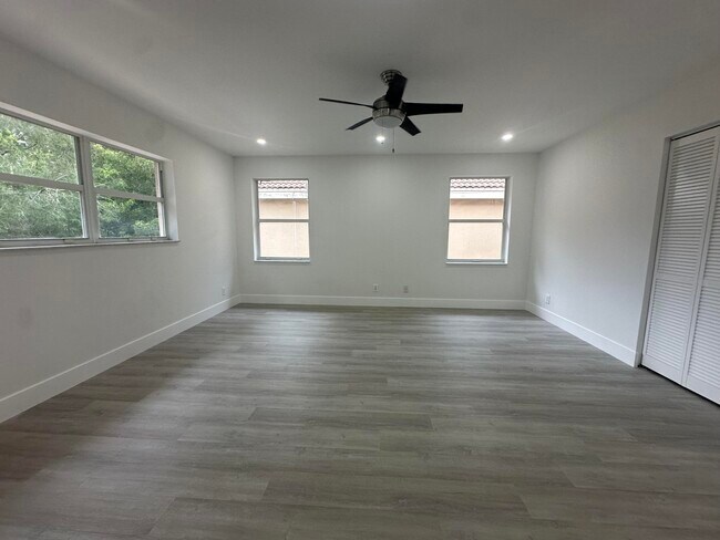 Building Photo - 10702 NW 1st Ct