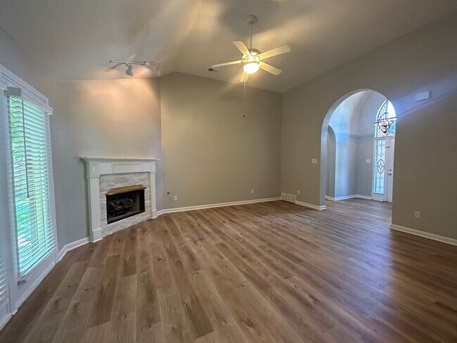 Building Photo - Newly Renovated Cordova Home! Offering ove...
