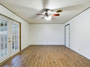 Building Photo - 74 NW Hills Dr