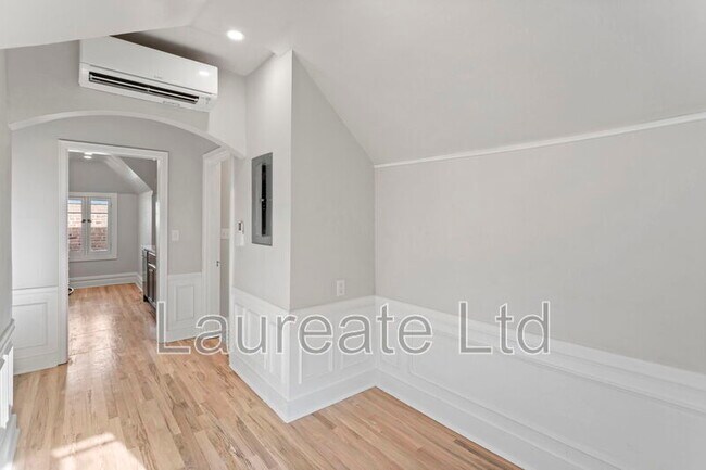 Building Photo - 1058 Pearl St