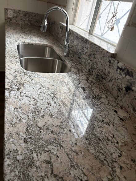 New remodeled Kitchen - 1038 Buena Vista Dr SE