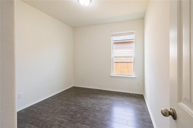 Building Photo - 6133 Mantalcino Dr