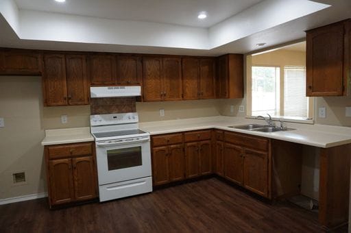 Building Photo - North Central SA - Thousand Oaks / 281 / 1604