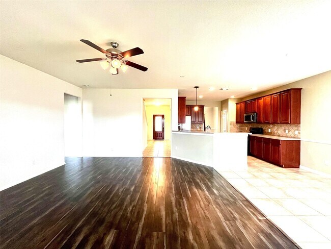 Building Photo - 7419 Pony Creek