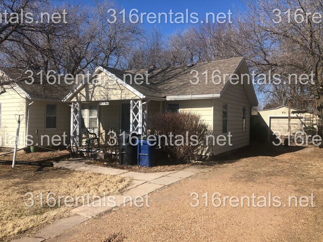 Building Photo - $1095 - 4 bed 2 bath - Single Family Home