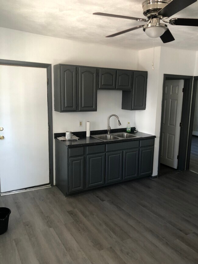 Building Photo - 34-1 Elbow St