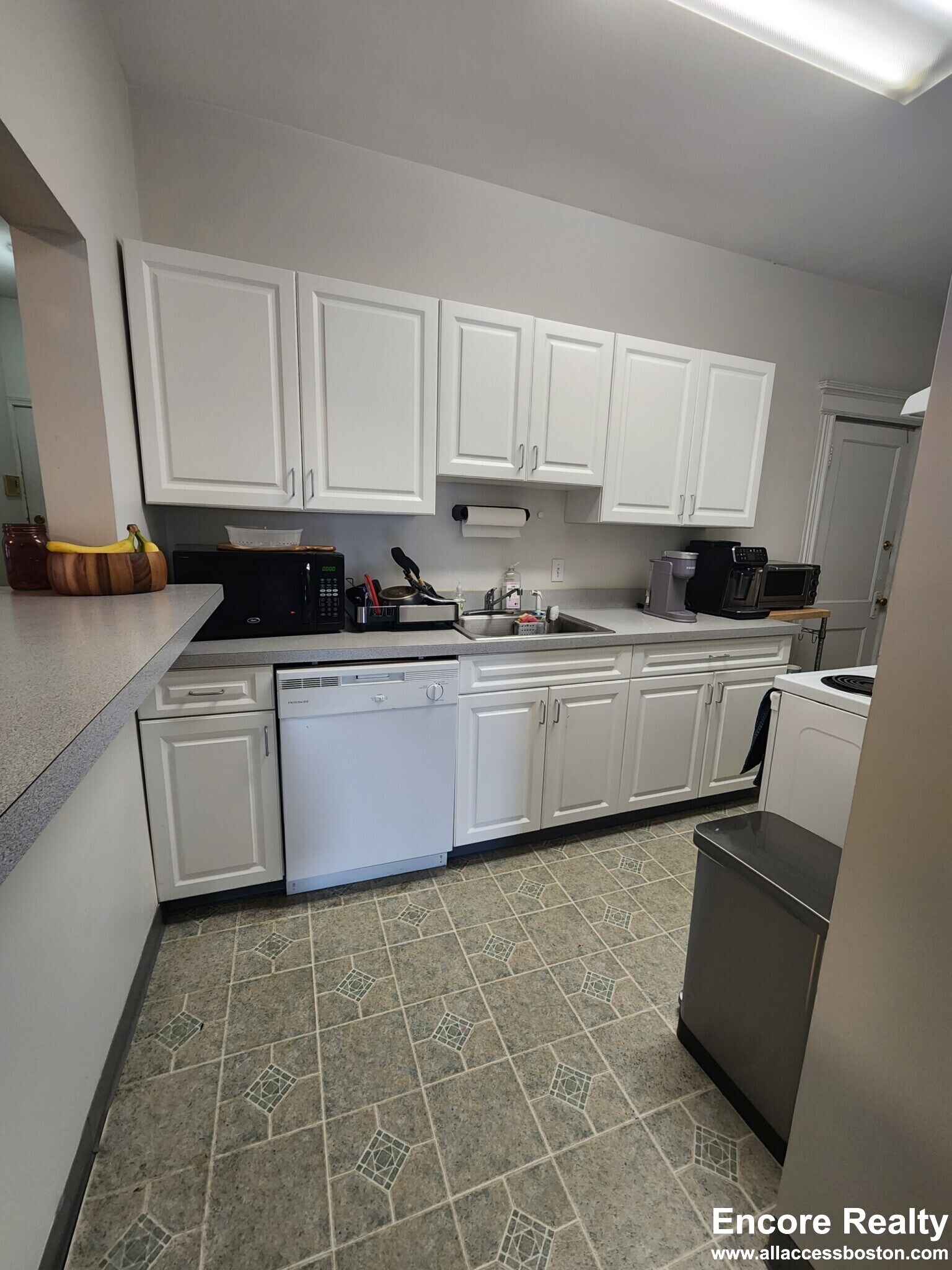 Building Photo - 17 Stearns Rd