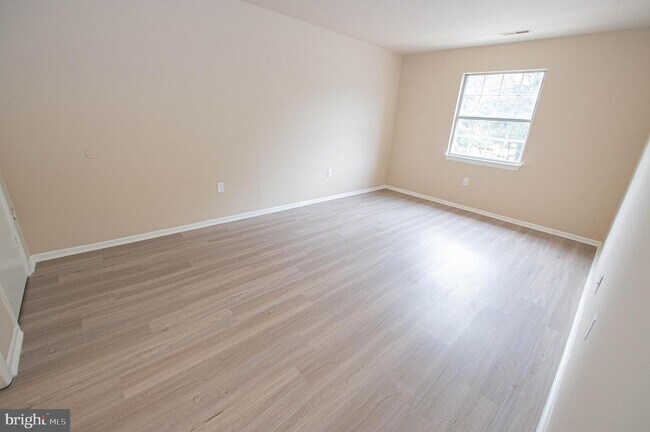 Building Photo - 810 College Ln