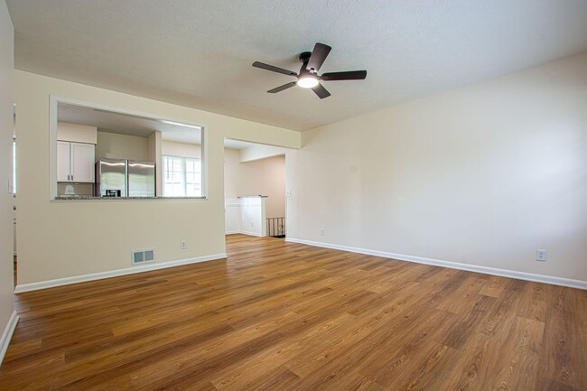 Building Photo - 3 Bedroom / 2 Bath Home with Finished Basm...