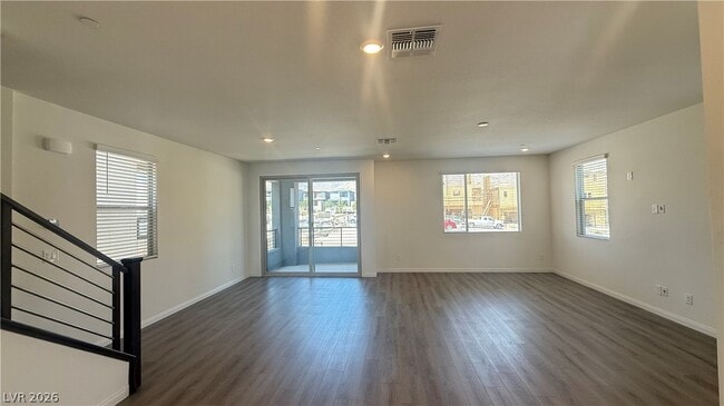 Building Photo - 1513 Bat Hawk St
