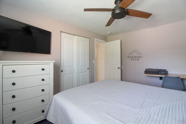 Building Photo - FURNISHED: 5 Bedroom, 2 Bath Home in Kennewick