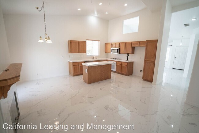 Building Photo - 4 br, 2 bath House - 25840 Webster Place