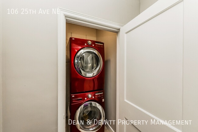 Building Photo - 106 25th Ave NE