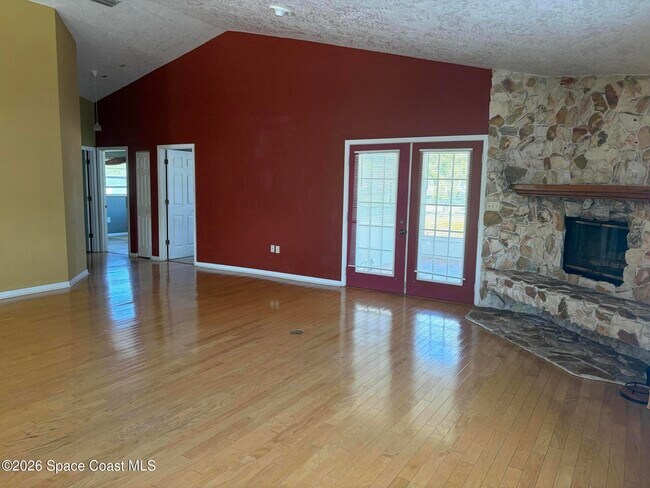 Building Photo - 340 Quail Dr