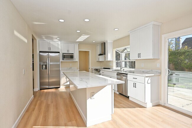 Building Photo - $4590 -- Beautifully Remodeled Brookvale Home on a Quiet Court