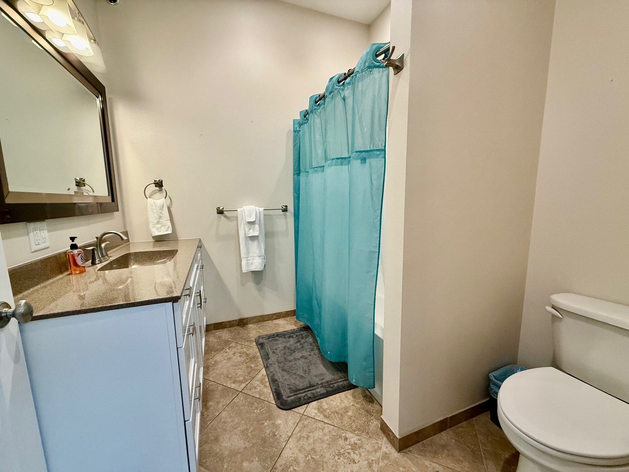 Building Photo - 317 Main St