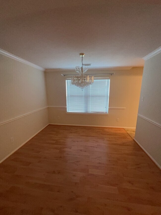 Building Photo - 5523 Dapplewood Ln