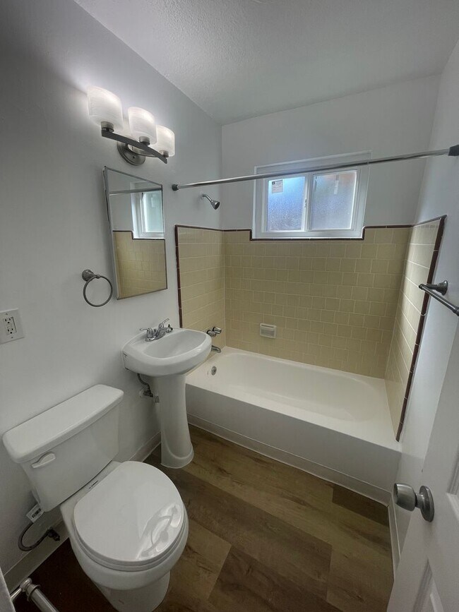 Building Photo - Felton St.