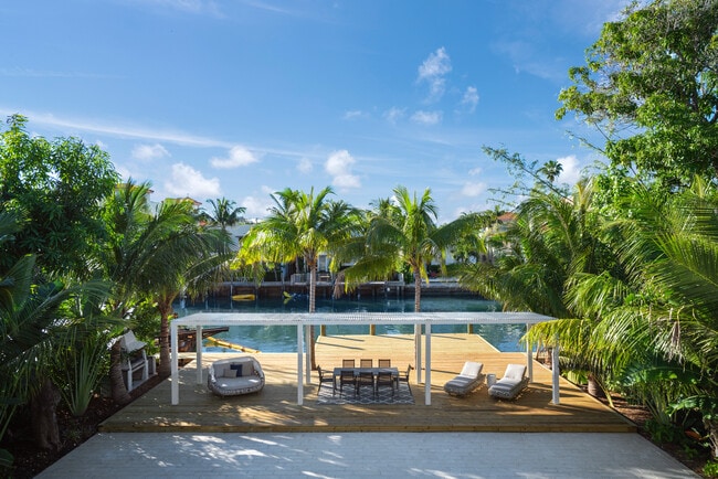 Floorplan - Luxury Listings