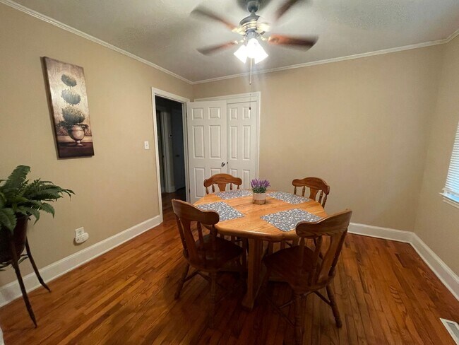 Building Photo - 406 Buie Ct