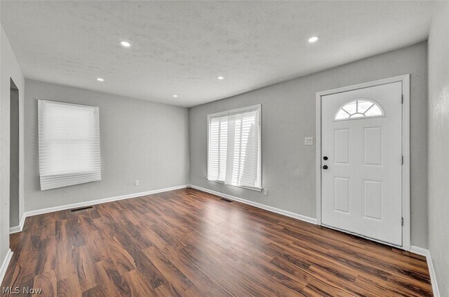 Building Photo - 12508 Sobieski Ave