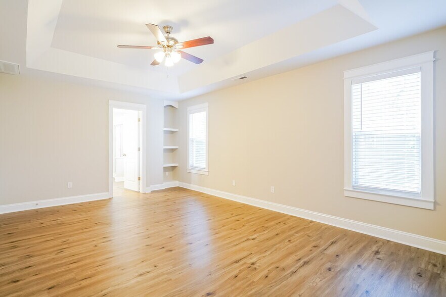 Building Photo - 200 Collinsworth Dr