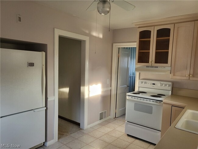 Building Photo - 108 Arizona Ave