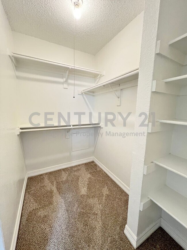 Building Photo - Charming 3/2/2 in Lake Dallas ISD For Rent!