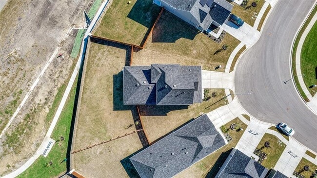 Building Photo - 543 Sandringham Lp