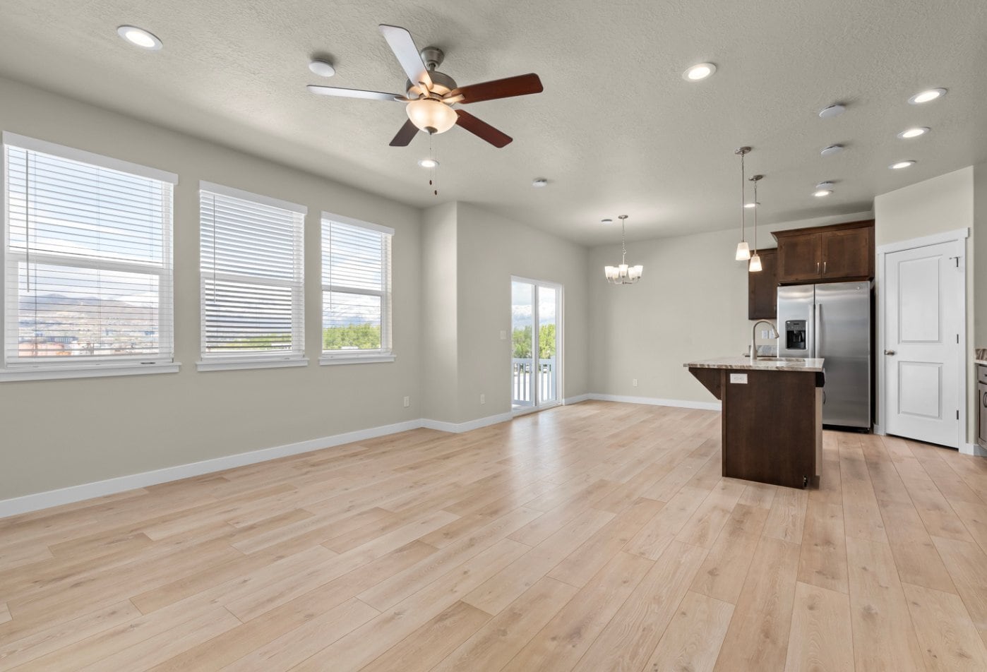 Building Photo - 4052 W Harper Ln