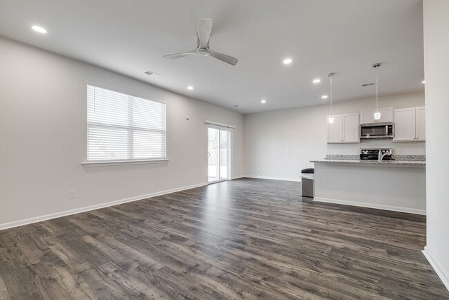 Building Photo - Spacious 5BR Home with Loft & Smart Features in Rincon