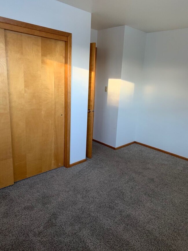 Building Photo - 601/603 9th St NW